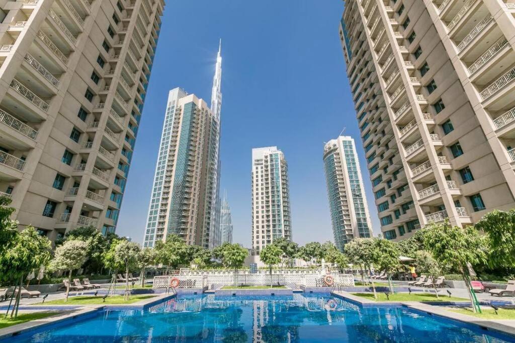 Luxury Burj Khalifa View - Mins Walking Dubai Mall Apartment Exterior foto