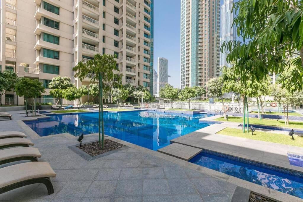 Luxury Burj Khalifa View - Mins Walking Dubai Mall Apartment Exterior foto